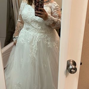 Ivory wedding dress